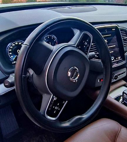 Вольво ХС90, объемом двигателя 2 л и пробегом 166 тыс. км за 35520 $, фото 1 на Automoto.ua