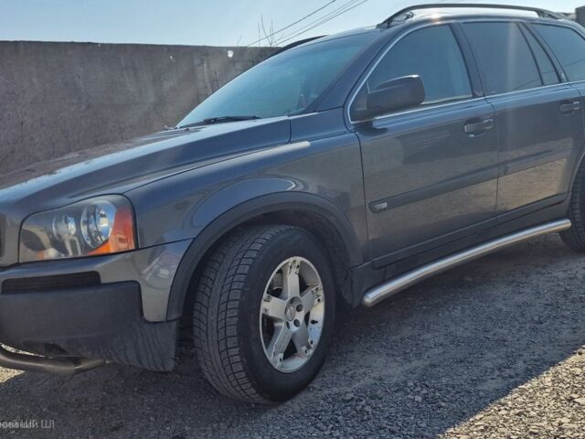 Серый Вольво ХС90, объемом двигателя 2.4 л и пробегом 530 тыс. км за 7100 $, фото 1 на Automoto.ua