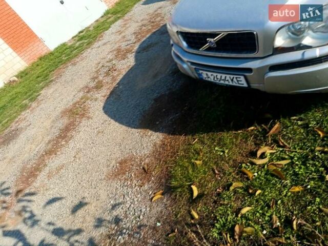 Серый Вольво ХС90, объемом двигателя 2.92 л и пробегом 325 тыс. км за 4500 $, фото 1 на Automoto.ua