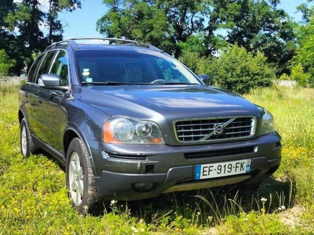 Серый Вольво ХС90, объемом двигателя 2.4 л и пробегом 388 тыс. км за 6850 $, фото 1 на Automoto.ua