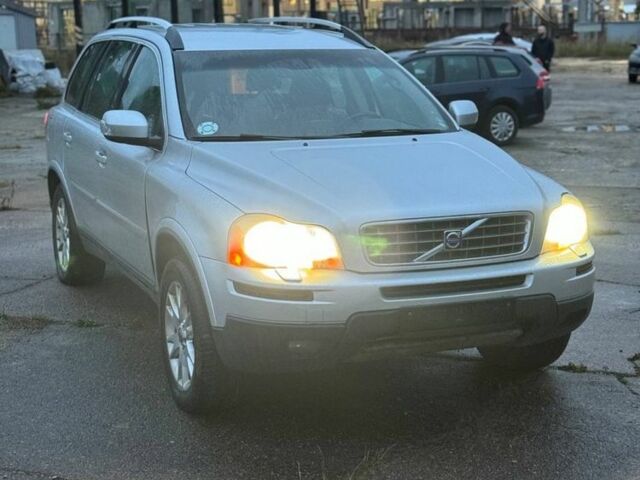 Серый Вольво ХС90, объемом двигателя 2.4 л и пробегом 290 тыс. км за 6500 $, фото 1 на Automoto.ua