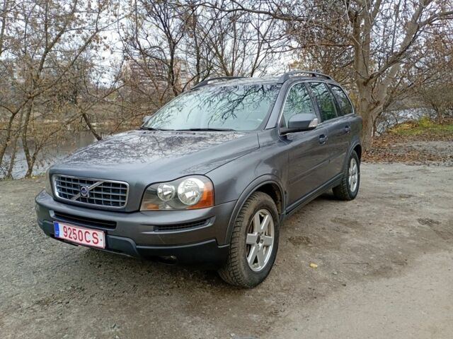Серый Вольво ХС90, объемом двигателя 2.4 л и пробегом 297 тыс. км за 7500 $, фото 1 на Automoto.ua