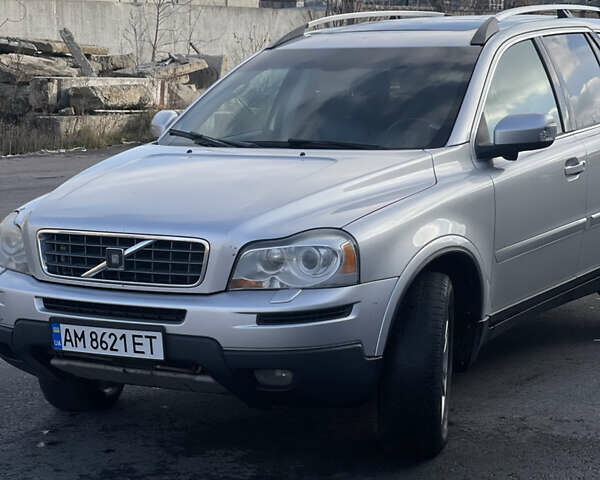 Серый Вольво ХС90, объемом двигателя 2.4 л и пробегом 343 тыс. км за 10500 $, фото 1 на Automoto.ua