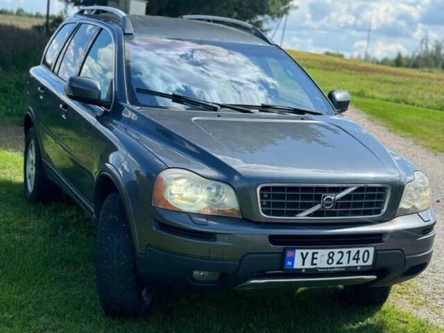 Серый Вольво ХС90, объемом двигателя 2.4 л и пробегом 320 тыс. км за 7200 $, фото 1 на Automoto.ua