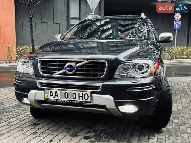 Серый Вольво ХС90, объемом двигателя 2.4 л и пробегом 270 тыс. км за 20500 $, фото 1 на Automoto.ua