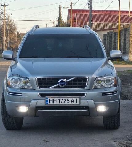 Сірий Вольво ХС90, об'ємом двигуна 2.4 л та пробігом 208 тис. км за 16900 $, фото 1 на Automoto.ua