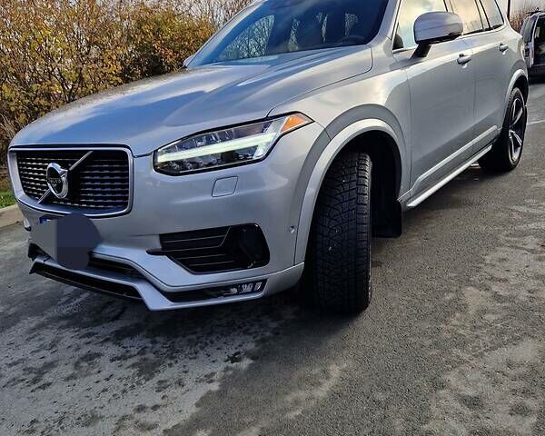 Серый Вольво ХС90, объемом двигателя 2 л и пробегом 235 тыс. км за 26999 $, фото 1 на Automoto.ua