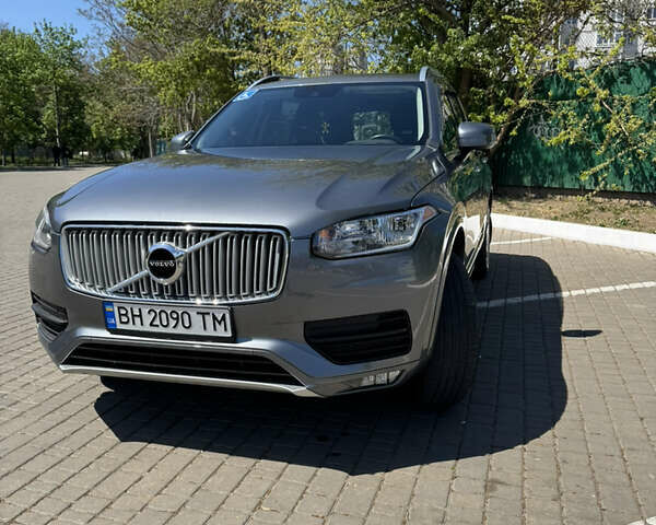 Серый Вольво ХС90, объемом двигателя 1.97 л и пробегом 179 тыс. км за 22299 $, фото 1 на Automoto.ua