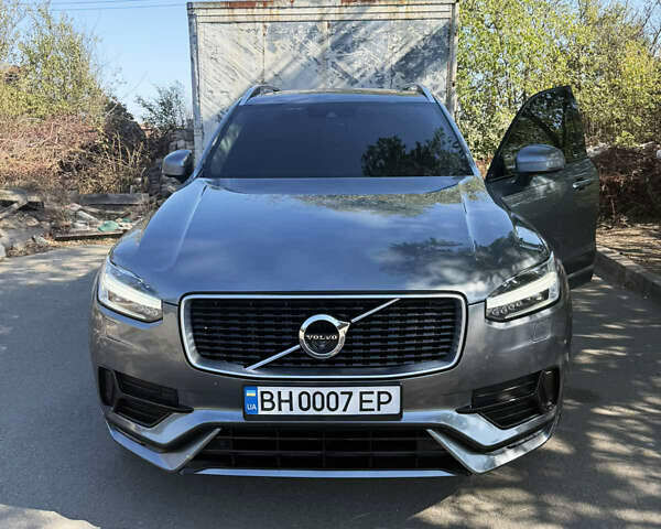 Серый Вольво ХС90, объемом двигателя 2 л и пробегом 315 тыс. км за 21500 $, фото 1 на Automoto.ua