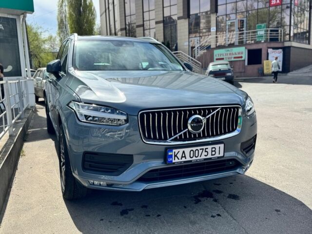 Серый Вольво ХС90, объемом двигателя 2 л и пробегом 71 тыс. км за 37000 $, фото 1 на Automoto.ua