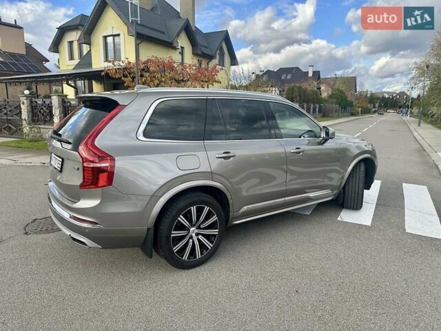 Серый Вольво ХС90, объемом двигателя 1.97 л и пробегом 33 тыс. км за 49800 $, фото 1 на Automoto.ua