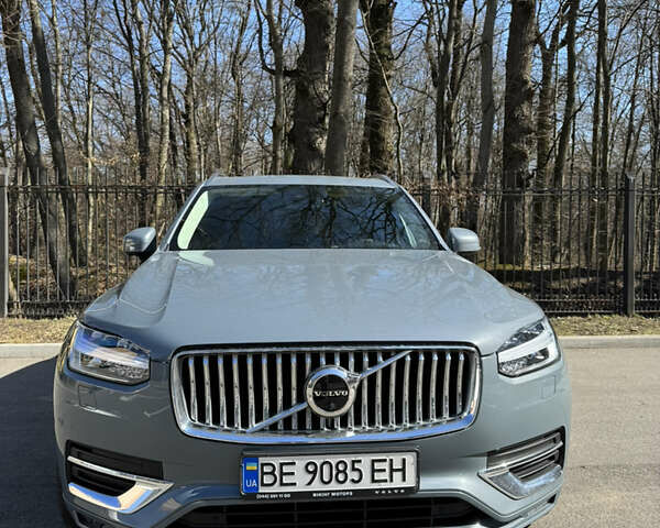 Серый Вольво ХС90, объемом двигателя 1.97 л и пробегом 31 тыс. км за 58000 $, фото 1 на Automoto.ua