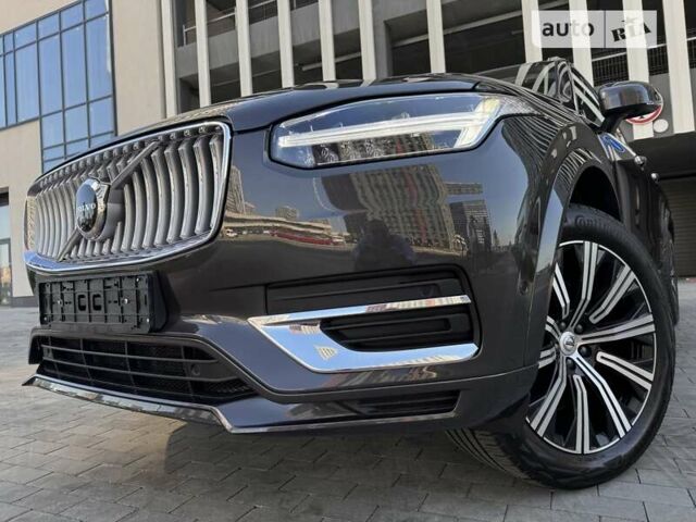 Серый Вольво ХС90, объемом двигателя 2 л и пробегом 14 тыс. км за 69333 $, фото 1 на Automoto.ua