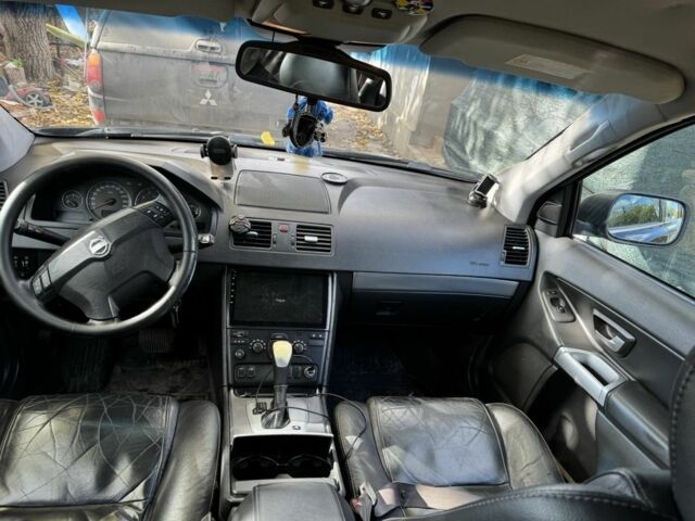 Синий Вольво ХС90, объемом двигателя 2.4 л и пробегом 312 тыс. км за 5300 $, фото 1 на Automoto.ua