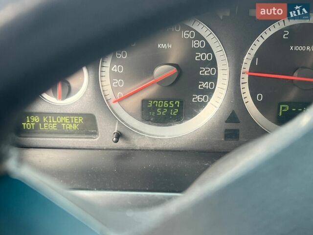 Синий Вольво ХС90, объемом двигателя 2.4 л и пробегом 370 тыс. км за 13000 $, фото 1 на Automoto.ua