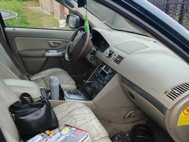 Зелений Вольво ХС90, об'ємом двигуна 2.4 л та пробігом 300 тис. км за 5000 $, фото 1 на Automoto.ua