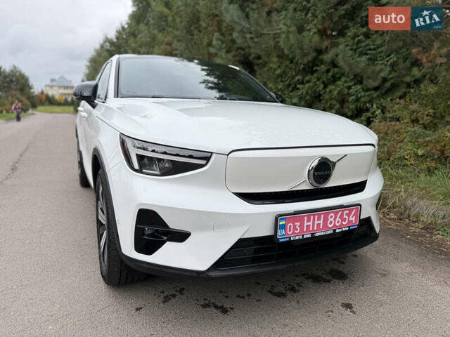 Вольво C40 Recharge 2022 у Рівному на Automoto.ua Білий Вольво C40 Recharge, об'ємом двигуна 0 л та пробігом 23 тис. км за 27600 $, фото 1 на Automoto.ua