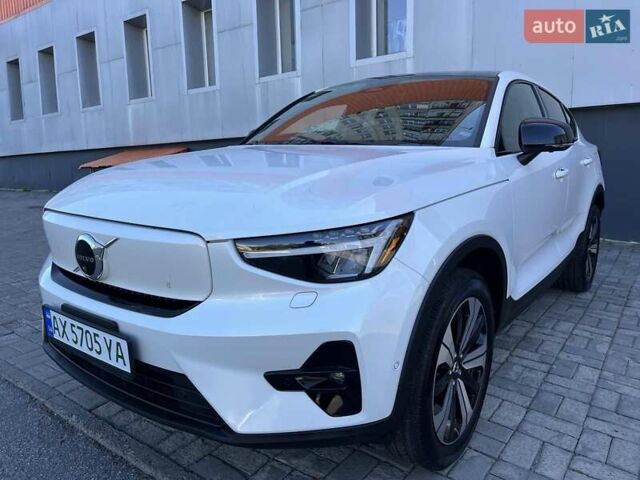 Белый Вольво C40 Recharge, объемом двигателя 0 л и пробегом 40 тыс. км за 26999 $, фото 1 на Automoto.ua