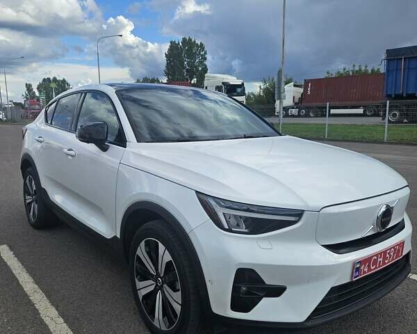 Белый Вольво C40 Recharge, объемом двигателя 0 л и пробегом 100 тыс. км за 27000 $, фото 1 на Automoto.ua