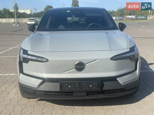 Серый Вольво EX30, объемом двигателя 0 л и пробегом 12 тыс. км за 35500 $, фото 1 на Automoto.ua
