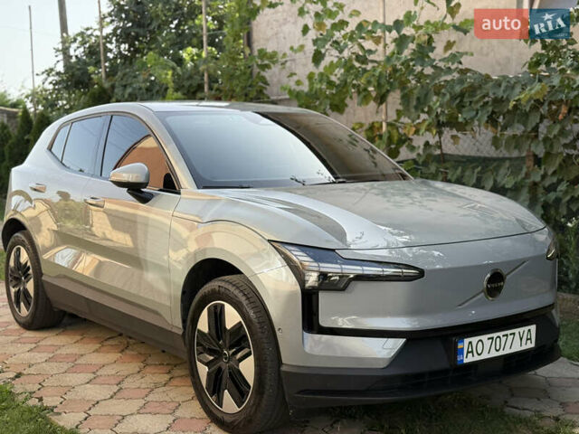 Серый Вольво EX30, объемом двигателя 0 л и пробегом 11 тыс. км за 24500 $, фото 1 на Automoto.ua