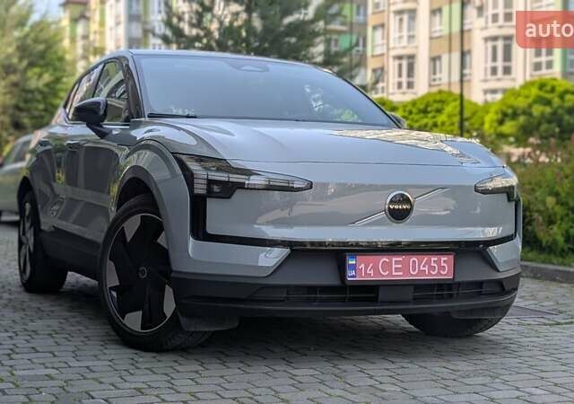 Сірий Вольво EX30, об'ємом двигуна 0 л та пробігом 9 тис. км за 27999 $, фото 1 на Automoto.ua