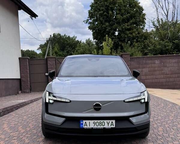 Серый Вольво EX30, объемом двигателя 0 л и пробегом 8 тыс. км за 36500 $, фото 1 на Automoto.ua