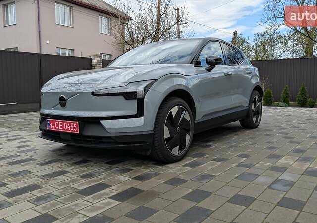 Серый Вольво EX30, объемом двигателя 0 л и пробегом 7 тыс. км за 28999 $, фото 1 на Automoto.ua