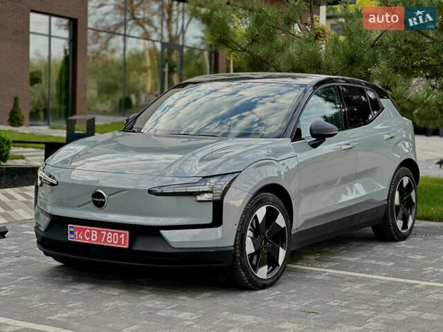 Серый Вольво EX30, объемом двигателя 0 л и пробегом 8 тыс. км за 33500 $, фото 1 на Automoto.ua