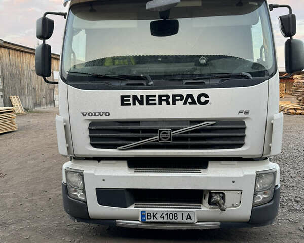 Белый Вольво FL 14, объемом двигателя 0 л и пробегом 1 тыс. км за 27000 $, фото 1 на Automoto.ua