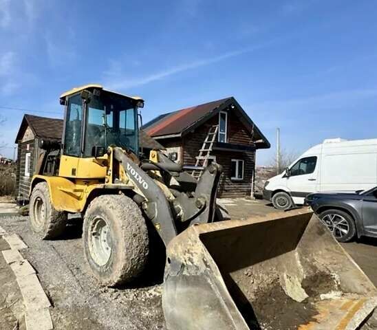 Жовтий Вольво L 35D, об'ємом двигуна 0 л та пробігом 100 тис. км за 16000 $, фото 1 на Automoto.ua