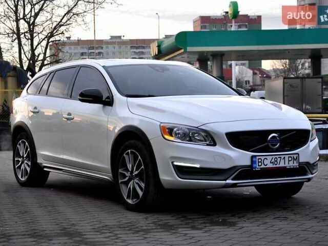 Білий Вольво V60 Cross Country, об'ємом двигуна 2.5 л та пробігом 161 тис. км за 14500 $, фото 1 на Automoto.ua