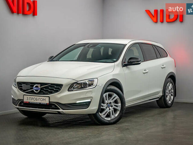 Вольво V60 Cross Country, объемом двигателя 2.4 л и пробегом 154 тыс. км за 20789 $, фото 1 на Automoto.ua