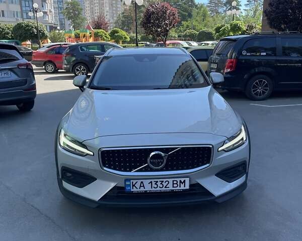 Вольво V60 Cross Country, объемом двигателя 1.97 л и пробегом 84 тыс. км за 35000 $, фото 1 на Automoto.ua