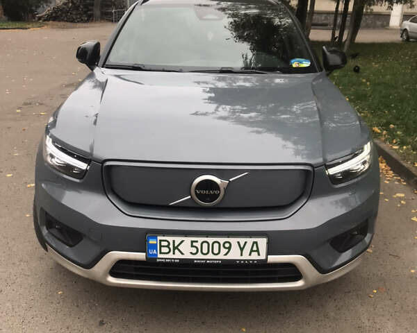 Сірий Вольво XC40 Recharge, об'ємом двигуна 0 л та пробігом 97 тис. км за 26900 $, фото 1 на Automoto.ua