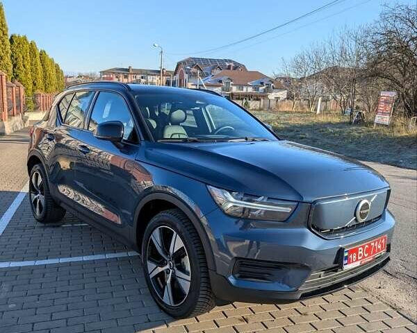 Синий Вольво XC40 Recharge, объемом двигателя 0 л и пробегом 21 тыс. км за 27200 $, фото 1 на Automoto.ua