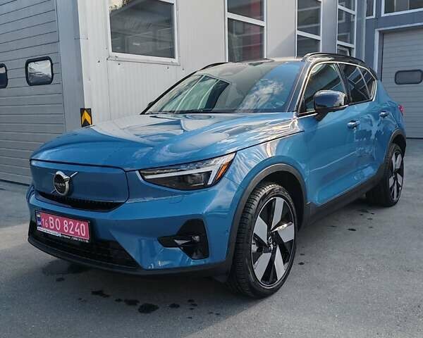 Синий Вольво XC40 Recharge, объемом двигателя 0 л и пробегом 15 тыс. км за 31999 $, фото 1 на Automoto.ua