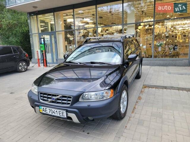 Черный Вольво XC70 Cross Country, объемом двигателя 2.5 л и пробегом 220 тыс. км за 9390 $, фото 1 на Automoto.ua