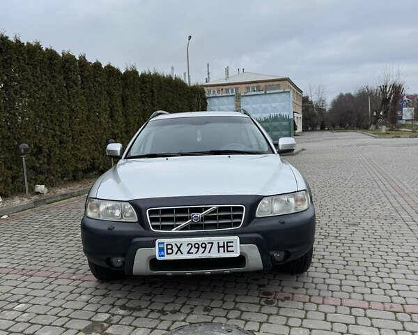 Серый Вольво XC70 Cross Country, объемом двигателя 2.4 л и пробегом 328 тыс. км за 8100 $, фото 1 на Automoto.ua