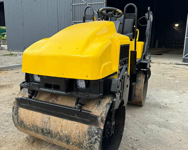 Вакер РД 2011 у Івано-Франківську на Automoto.ua Жовтий Вакер РД, об'ємом двигуна 0 л та пробігом 1 тис. км за 10500 $, фото 1 на Automoto.ua