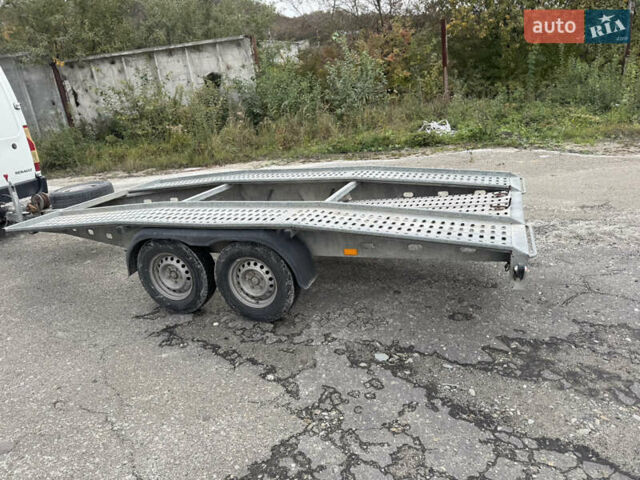 Weekend ВЄ3 2013 у Львові на Automoto.ua Сірий Weekend ВЄ3, об'ємом двигуна 0 л та пробігом 1 тис. км за 2700 $, фото 1 на Automoto.ua