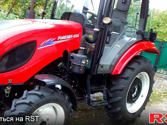 Красный ИТО 454, объемом двигателя 30 л и пробегом 650 тыс. км за 10500 $, фото 1 на Automoto.ua