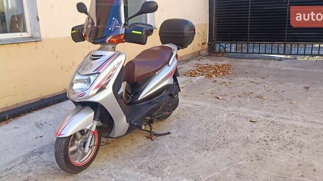 Серый Ямаха Сигнус, объемом двигателя 0.12 л и пробегом 16 тыс. км за 1700 $, фото 1 на Automoto.ua