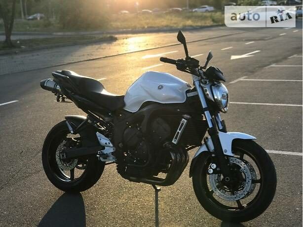 Білий Ямаха FZ, об'ємом двигуна 0.6 л та пробігом 21 тис. км за 5200 $, фото 1 на Automoto.ua