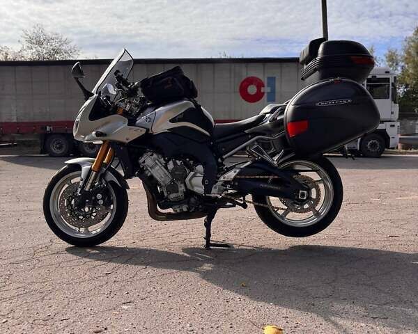 Сірий Ямаха FZ, об'ємом двигуна 1 л та пробігом 70 тис. км за 5900 $, фото 1 на Automoto.ua
