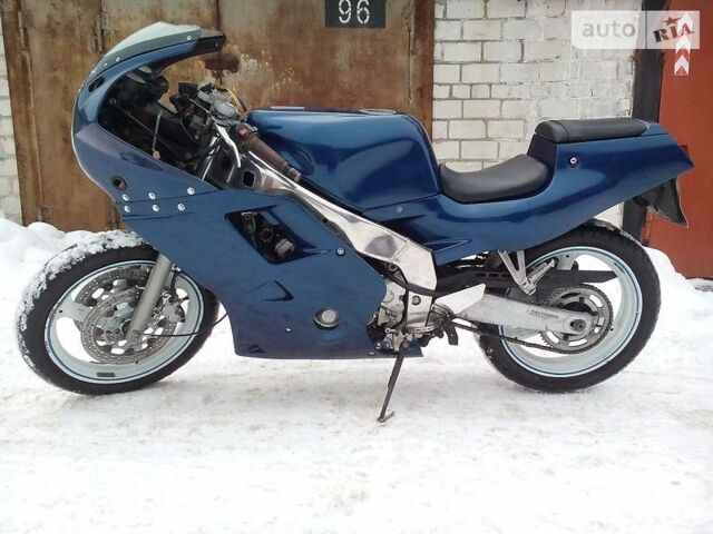 Синій Ямаха FZR, об'ємом двигуна 0.25 л та пробігом 44 тис. км за 800 $, фото 1 на Automoto.ua