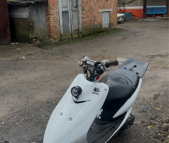 Ямаха Jog, об'ємом двигуна 50 л та пробігом 0 тис. км за 712 $, фото 1 на Automoto.ua