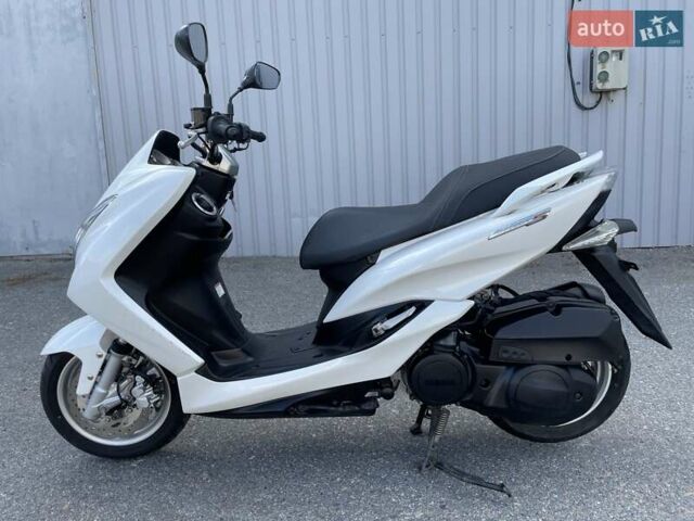 Ямаха Маджести, объемом двигателя 0 л и пробегом 17 тыс. км за 2100 $, фото 1 на Automoto.ua