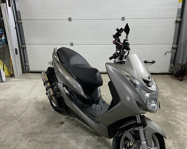 Серый Ямаха Маджести, объемом двигателя 0.16 л и пробегом 45 тыс. км за 1900 $, фото 1 на Automoto.ua