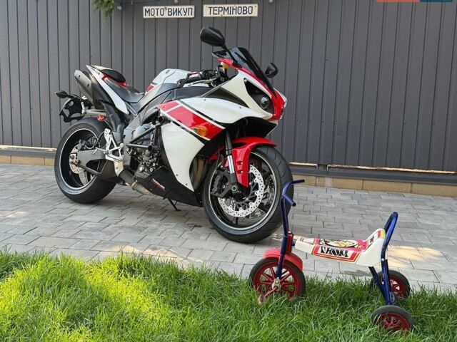 Білий Ямаха R1, об'ємом двигуна 1 л та пробігом 23 тис. км за 10000 $, фото 1 на Automoto.ua
